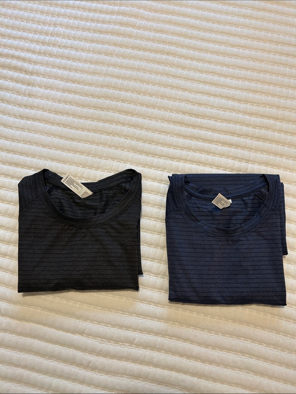 Pair of 90 Degree By Reflex Men's Performance Tee - Dark Blue and Black XL